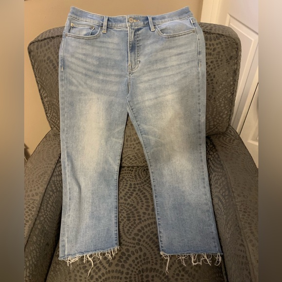 Lucky Brand Women's Sweet Crop Mid-Rise Jeans - Picture 1 of 15